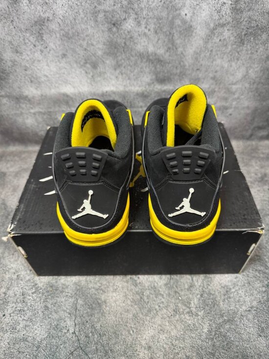 Size 7Y | Jordan 4 Thunder No Box | Pre-Owned main image 5